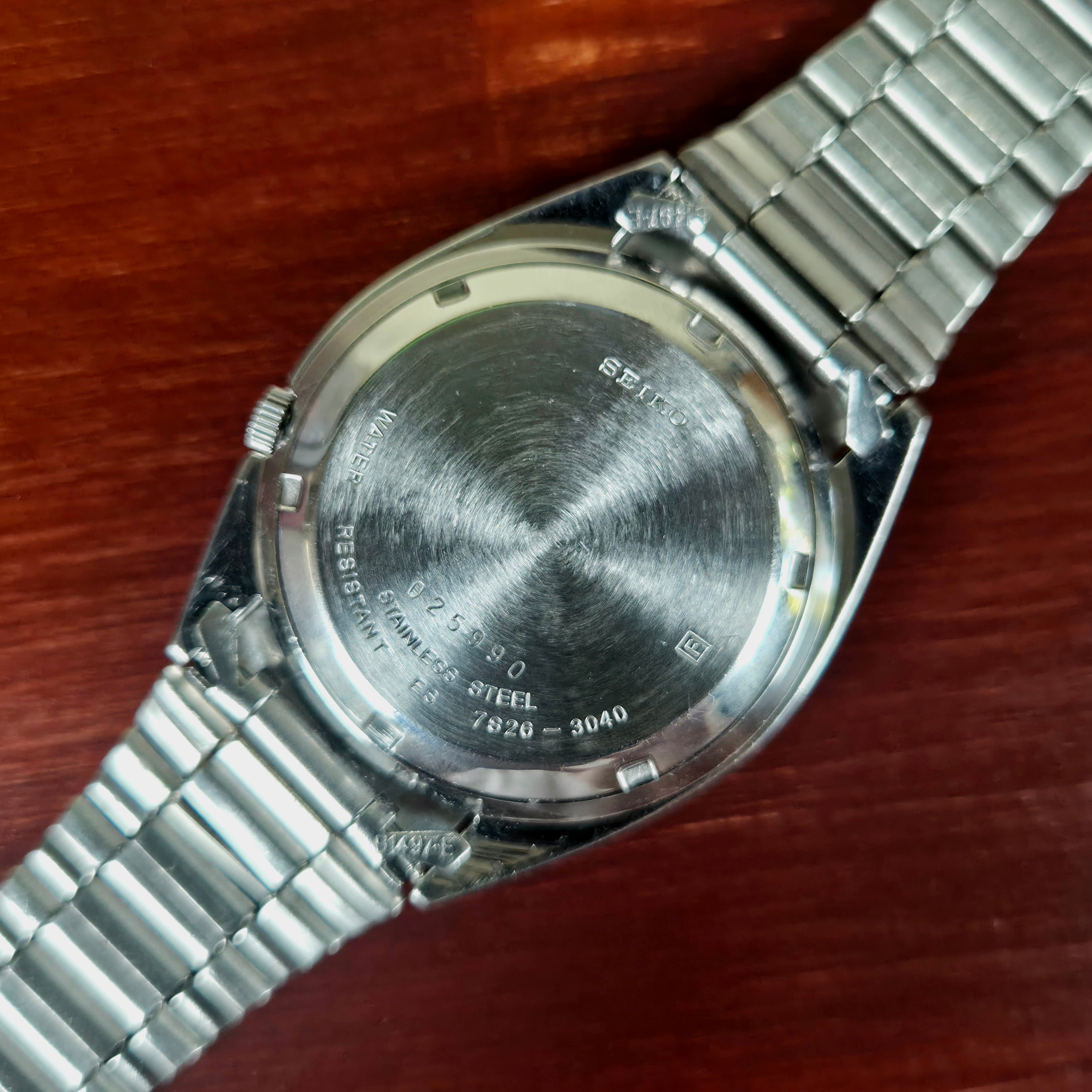 Seiko 5 SNXS 7S26-3040 Automático – Dial Negro