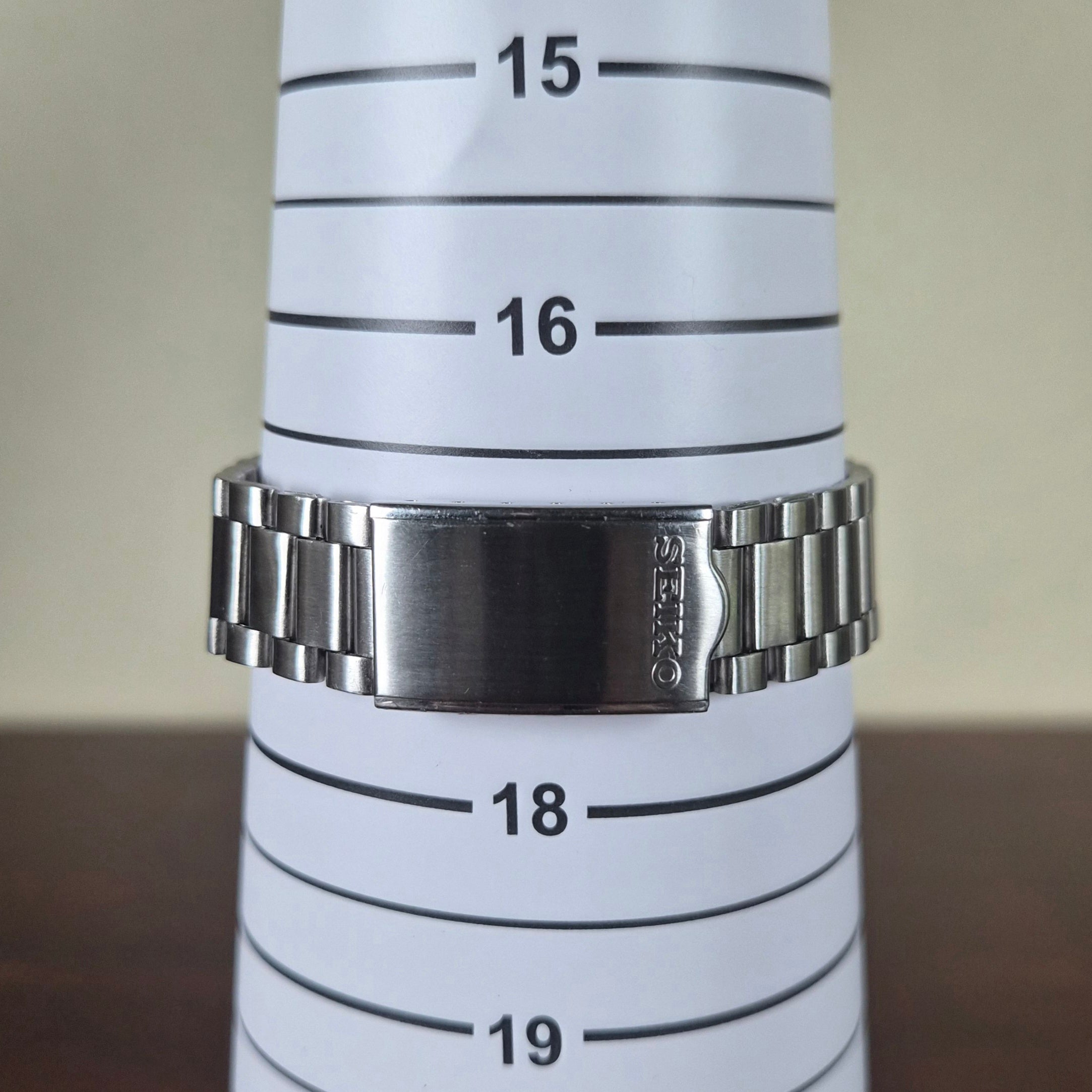Seiko 5 SNXS 7S26-3040 Automático – Dial Negro